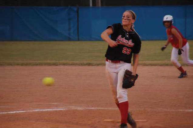 0910SOFTBALL